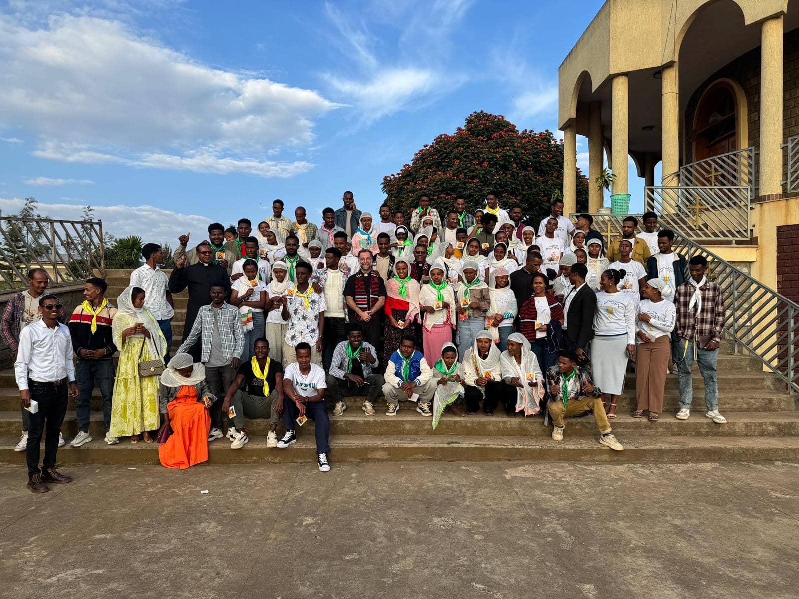 Du 24 septembre au 8 octobre 2025, le P. Cristóbal Fones, SJ, Directeur International du Réseau Mondial de Prière du Pape, a effectué une visite apostolique au Kenya, в Ouganda et en Éthiopie, dans le but d'encourager la mission de cette œuvre pontificale et d'accompagner les communautés locales du Réseau de Prière et du Mouvement Eucharistique des Jeunes dans la région.